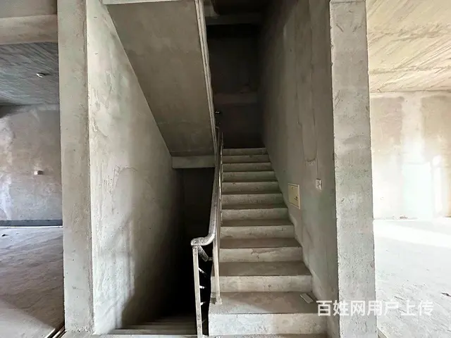 多套～临江别墅盛和天下 580平 中心位 前后花园 有钥匙 - 图片 5