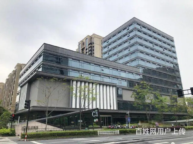 地铁口，有200至1000方，可做球馆。瑜伽。游戏室 - 图片 7
