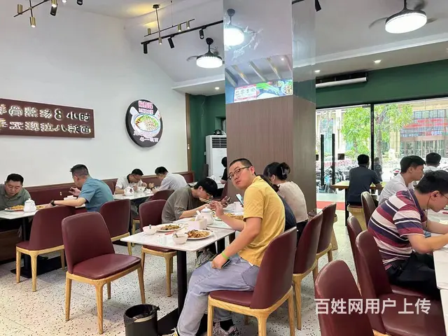 （51旺铺推荐）龙华区国贸路主干道108平餐饮店出租 - 图片 4