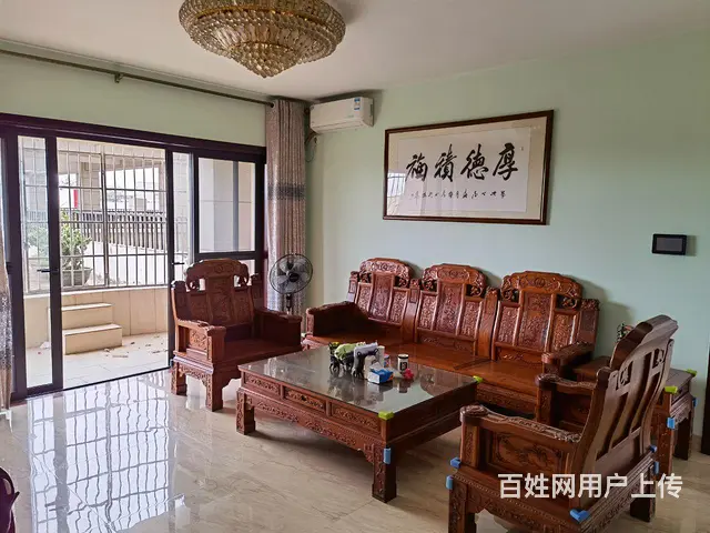 和风江岸小区大套间出租 - 图片 1