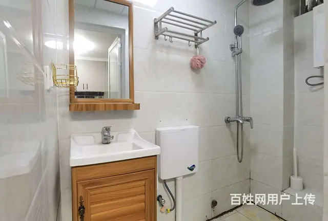 拱北关口龙城大厦电梯精装大公寓出租，租价2000，近关口 - 图片 6