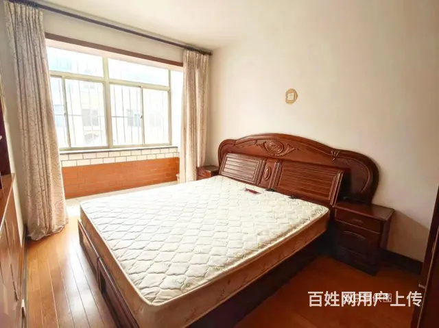 市区皇冠的别墅房源真少。此套新出的联排别墅。上下四层带车库 - 图片 6