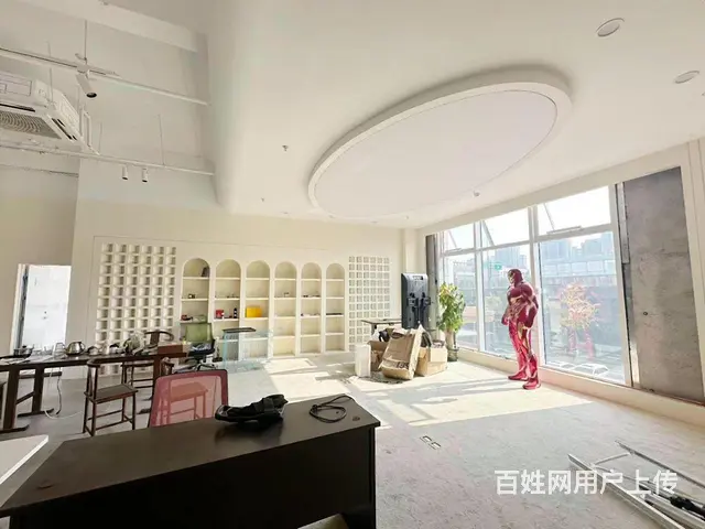 层高5米，全明落地窗直播摄影间出租，图片实拍，得房率高 - 图片 1