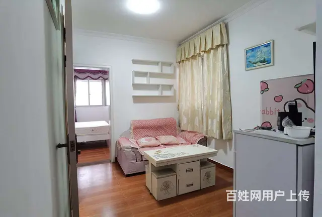拱北关口龙城大厦电梯精装一房一厅出租，租价1800，近关口 - 图片 1