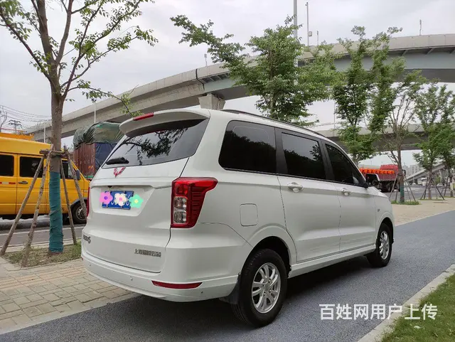 五菱 宏光 2019款 宏光S 1.5 手动 舒适型7-8座 - 图片 4