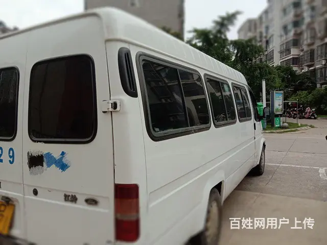 17坐江铃福特全顺 - 图片 1
