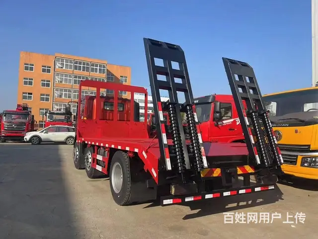 国六三轴大运平板车　拉150 200挖机拖板车价格 - 图片 7