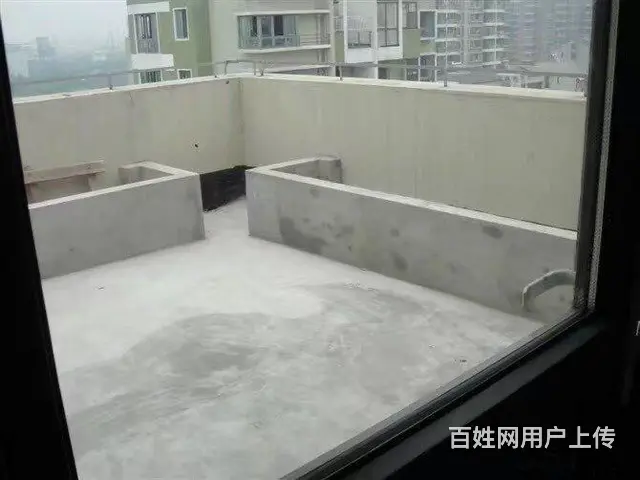 学区，顶楼复式有花园，两个产权车库 - 图片 3