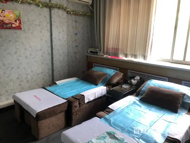 C10854店面转让 昌吉市南公园西路江南小镇东苑北门旁美容 - 图片 4