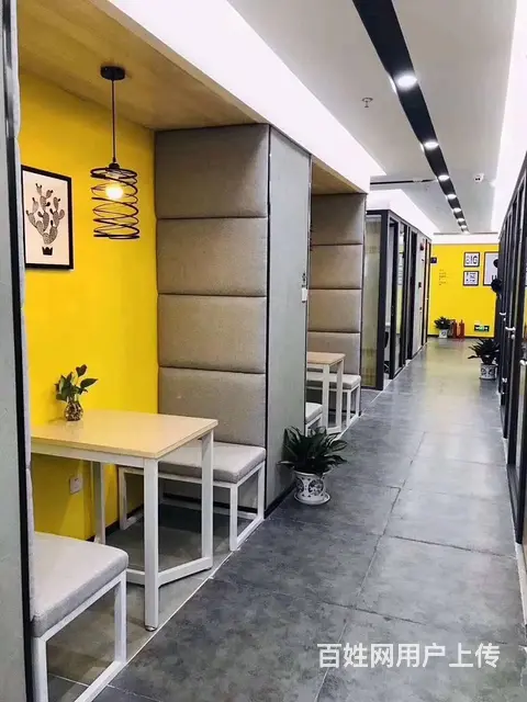 迎宾路地铁口 全套家具 13卡1加1靠窗好小型办公室 免中 - 图片 1