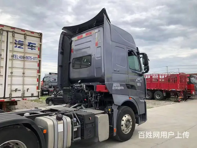 二手牵引车21年8月份的重汽豪沃TH7国五手动挡 - 图片 5
