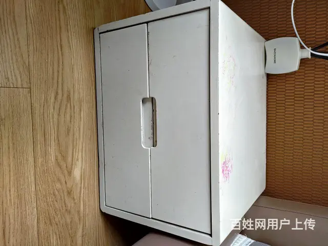 低价诚信出售自用纯实木油漆床头柜拉！ - 图片 8