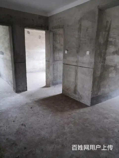区政府附近，御景华庭三楼三室毛坯房，带向阳大车库，正常过户 - 图片 1