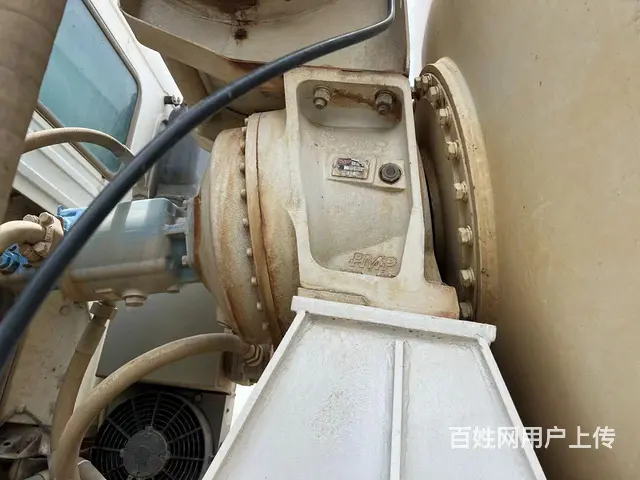二手豪沃搅拌车后八大14拉16方 - 图片 3