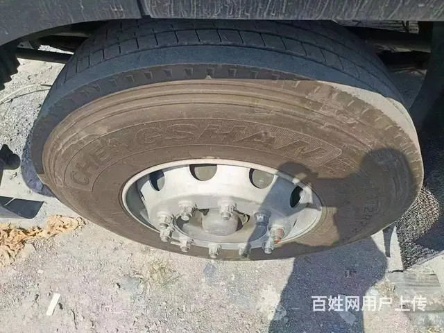 22年重汽豪沃国六排放前四后四9.6米高栏载货车 - 图片 5