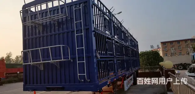 畜牧专用半挂车 - 图片 1