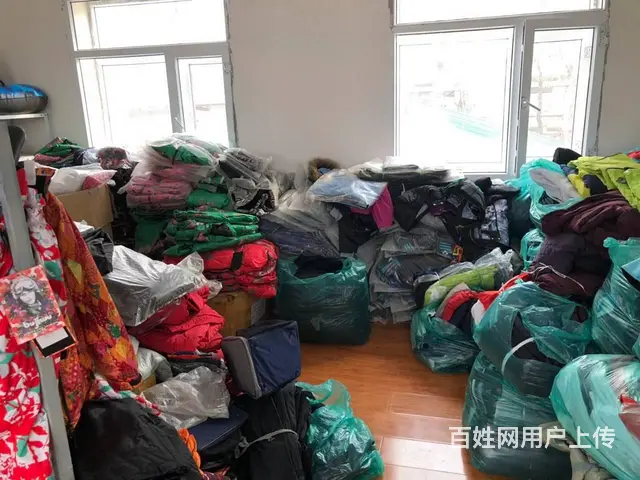 库存滑雪服清仓处理 - 图片