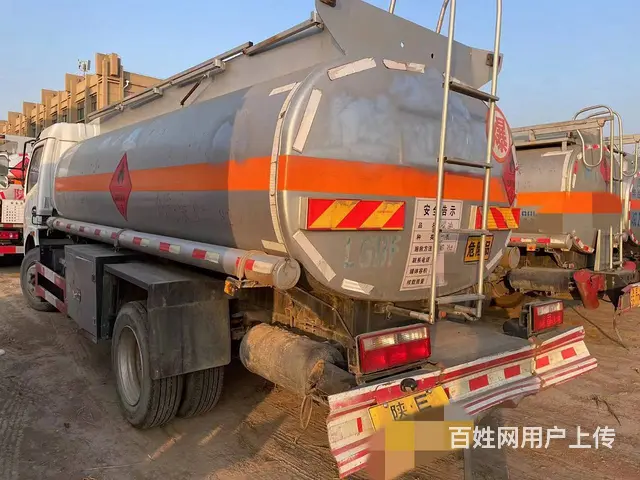 个人急转一辆二手8吨带手续油罐车价格实惠 - 图片 7