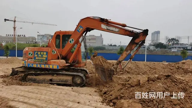 百色挖掘机培训班随到随学火热招生中 - 图片 1
