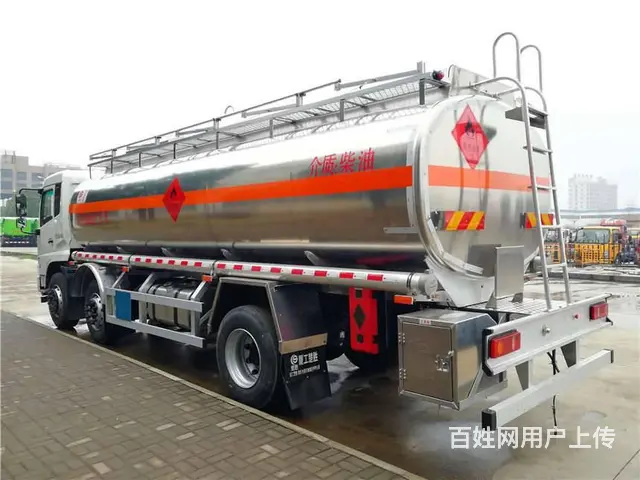 东风天锦三轴油罐车 - 图片 4
