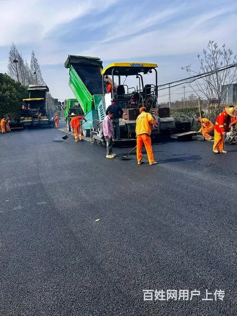 常熟建筑服务，铺混泥土水泥路 沥青路 道路养护铺设 - 图片