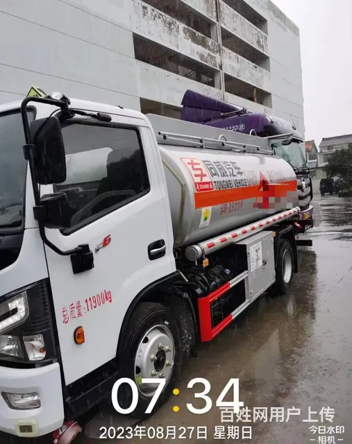低价出售东风福瑞卡八吨油罐车 手续齐全 带一年费用 - 图片 1