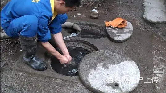 柯桥马桶维修师傅电话 - 图片 1