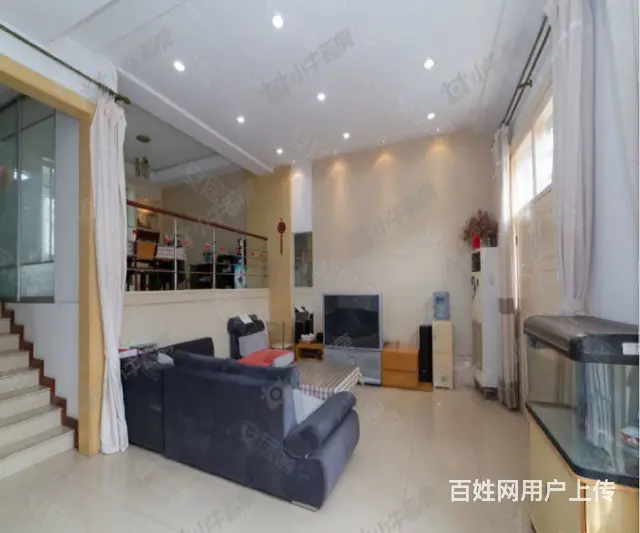 地铁口 阳光花园联排别墅 精装修 位置好 超大花园 - 图片 1