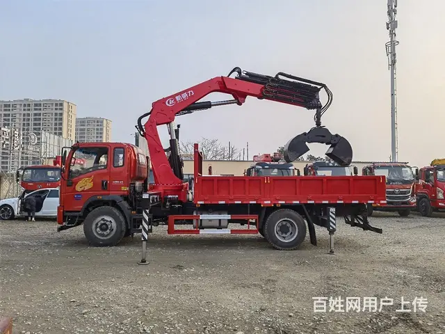 重汽豪曼6-8吨折臂随车吊 厂家地址 - 图片 3