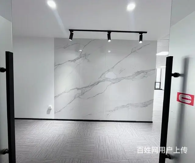 地铁口招人方便 800方顶楼整层带双露台 高利用率 实图呈现 - 图片 10