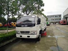 专业吸尘车 扫路车 洗扫车厂家直销