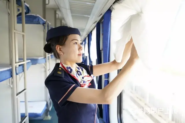 葫芦岛D2021全国招聘高铁乘务员 - 图片 4