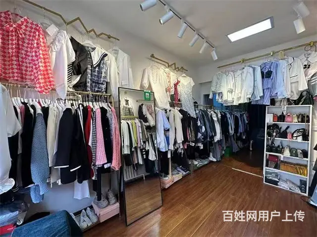 【同城搜铺网免费找店】育才路40平女装店转让 - 图片 3
