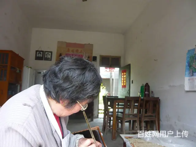 出售高活性蜂王浆每斤90元.自产自销.屋内养蜂 - 图片 4