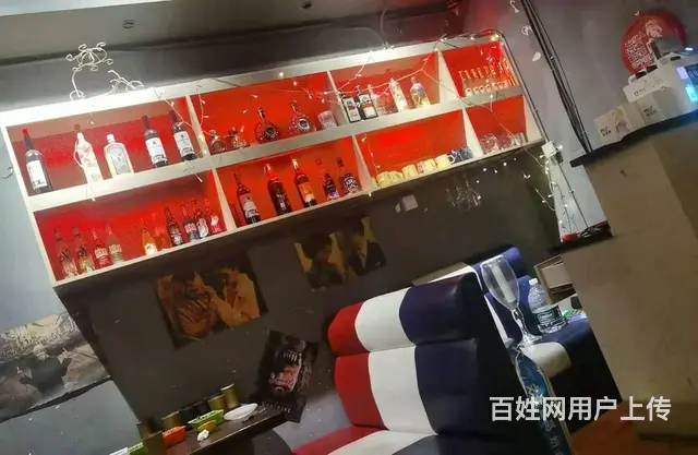 急转！三门峡红场步行街95平旺铺转让 - 图片 1