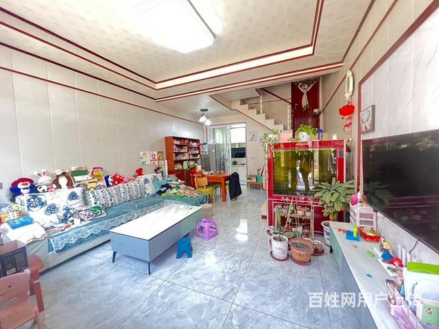 亏50W急售 云溪苑上下三层别墅 带独立院子 带车位的图片