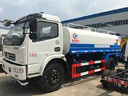 通化东风多利卡8吨洒水车 洒水车厂家