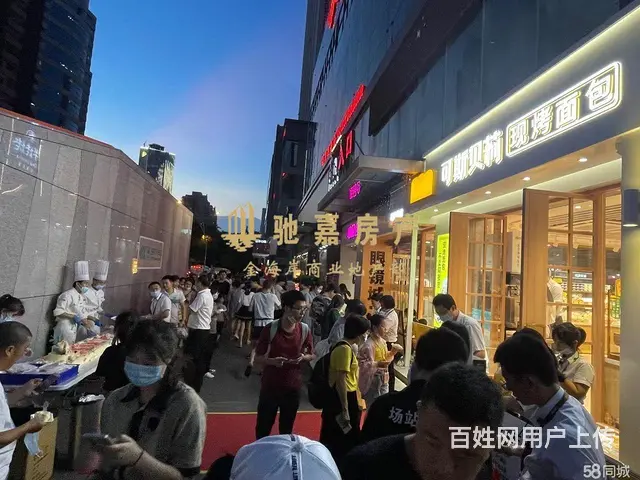 洪文BRT口旺铺急转 人流量超大 适合服装、饮品 - 图片 1