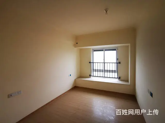 碧桂园二区，黄金楼层，房子全部毛坯自己精装修3室2厅1卫 - 图片 1