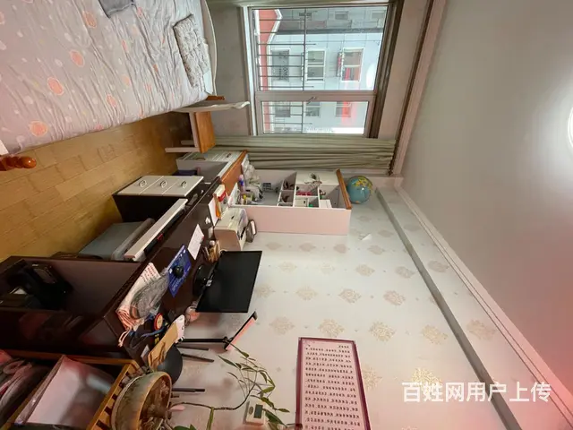出租大凌河附近河畔花园观景房，三楼，135平，三室两厅，床， - 图片 2