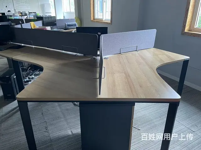 三人位办工桌、单人办公桌、办公椅低价出售 - 图片 1