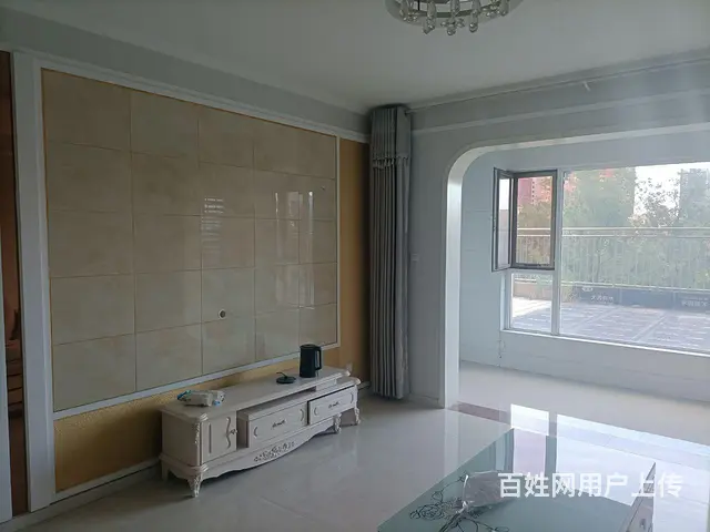 带露台200平 大三居室 精装实拍 - 图片 1