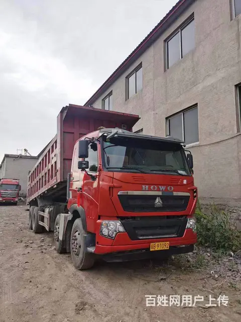 出售19年豪沃T7H重型前四后八自卸车，货箱8米 - 图片 1
