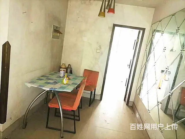 一楼带花园，出租！（地址晋吉北路282号附1号101号） - 图片 4