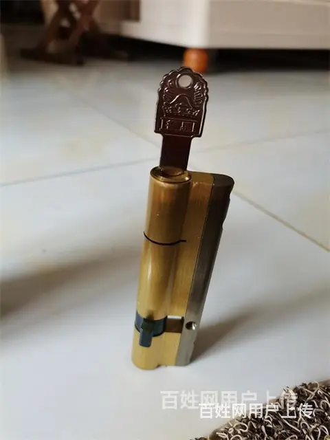 济南黄金佳苑附近换锁芯，本公司用服务打动人心 - 图片 1