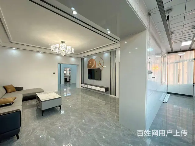 人民公园附近5楼，107平米 - 图片 1