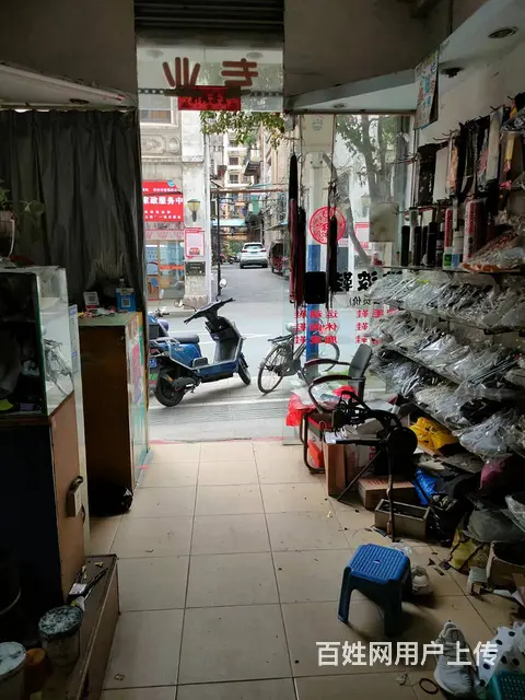中学旁人流量大 临街商铺 有夹层 有卫生间 - 图片 1