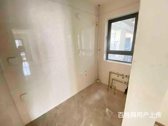 绿地德迈，楼间距大视野好，南向厅双南卧，刚需 车房 - 图片 3