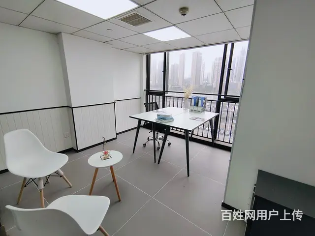 在长沙租到 的共享办公，月租金每月980包水电物网杂费 - 图片 2