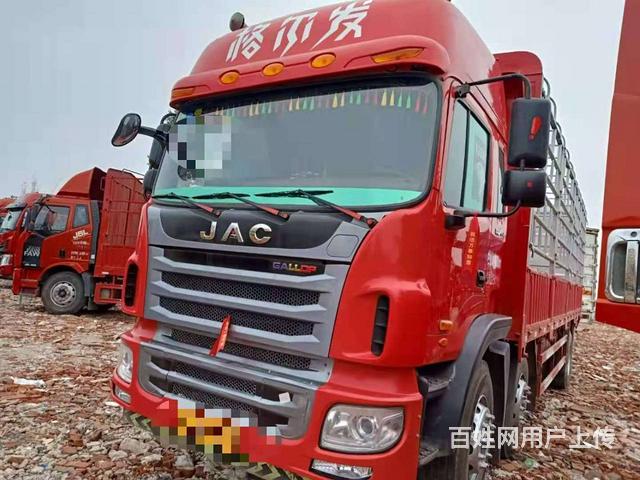 二手国五前四后四载货高栏车 江淮270马力 8米6的图片